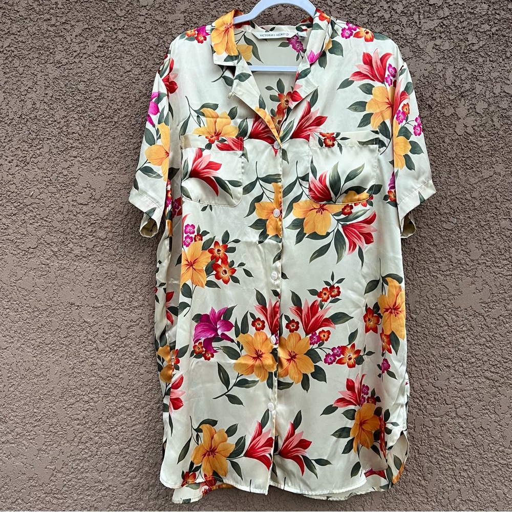 Vintage Victoria's Secret Tropical Floral Print Pajama Top Soft Satin Silk Feel